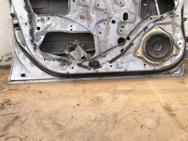 bontott TOYOTA COROLLA Bal első Ajtó (Üres lemez)