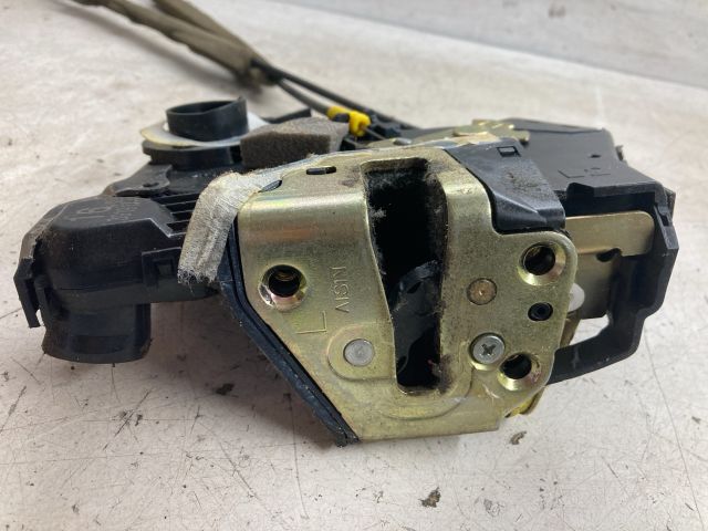 bontott TOYOTA COROLLA Bal első Ajtózár