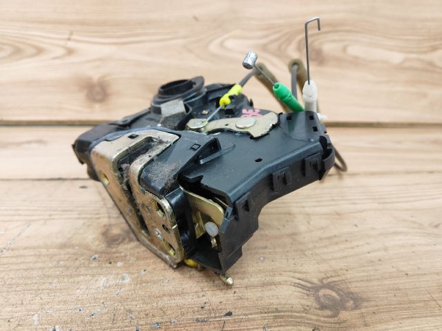 bontott TOYOTA COROLLA Bal első Ajtózár