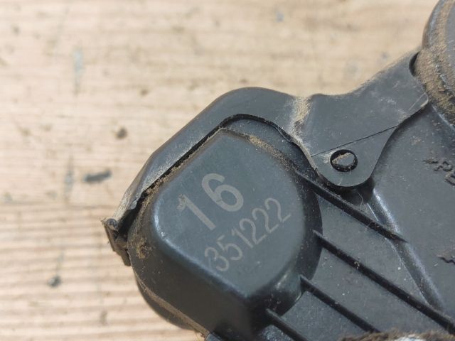 bontott TOYOTA COROLLA Bal első Ajtózár