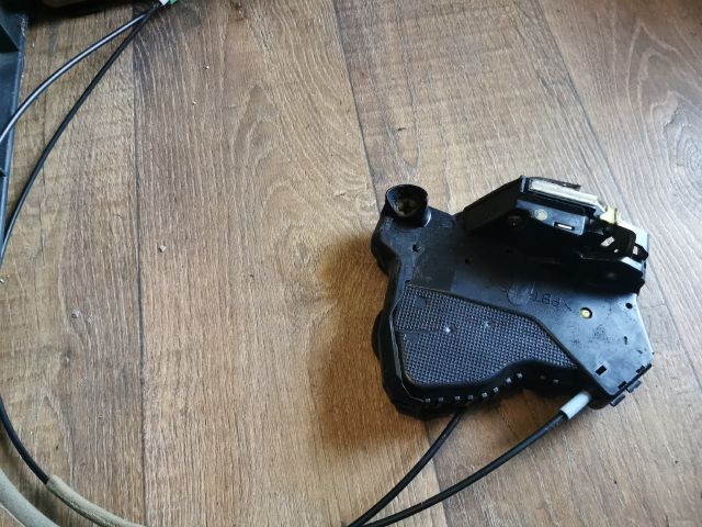 bontott TOYOTA COROLLA Bal első Ajtózár