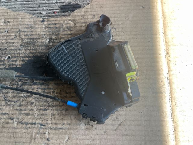 bontott TOYOTA COROLLA Bal első Ajtózár