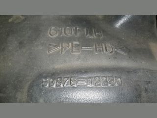 bontott TOYOTA COROLLA Bal első Dobbetét (Kerékjárati, Műanyag)