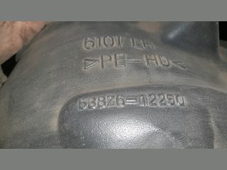 bontott TOYOTA COROLLA Bal első Első Dobbetét (Kerékjárati, Műanyag)