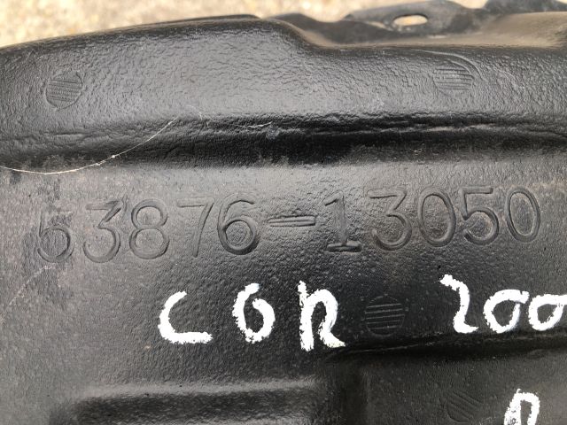 bontott TOYOTA COROLLA Bal első Első Dobbetét (Kerékjárati, Műanyag)