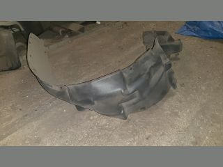 bontott TOYOTA COROLLA Bal első Első Dobbetét (Kerékjárati, Műanyag)