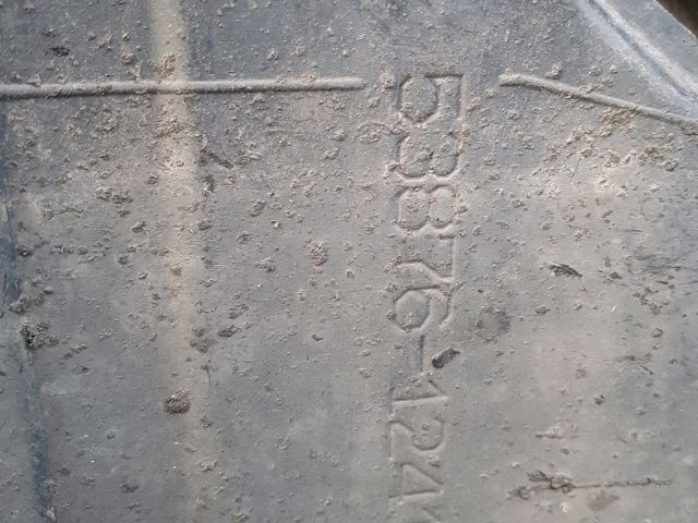 bontott TOYOTA COROLLA Bal első Első Dobbetét (Kerékjárati, Műanyag)