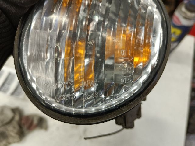 bontott TOYOTA COROLLA Bal első Irányjelző