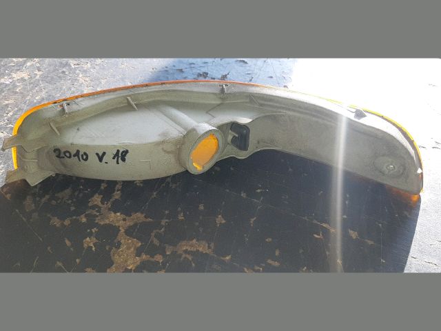 bontott TOYOTA COROLLA Bal első Irányjelző