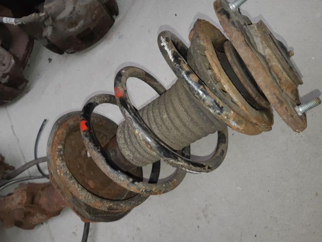 bontott TOYOTA COROLLA Bal első Lengéscsillapító