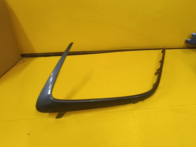 bontott TOYOTA COROLLA Bal első Lökhárító Díszléc