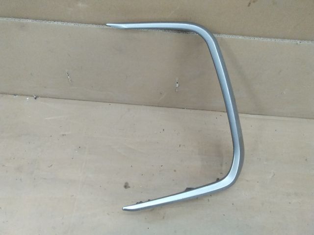 bontott TOYOTA COROLLA Bal első Lökhárító Díszléc