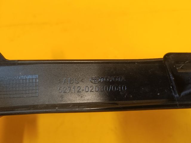 bontott TOYOTA COROLLA Bal első Lökhárító Díszléc