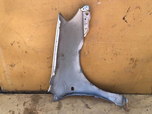 bontott TOYOTA COROLLA Bal első Sárvédő