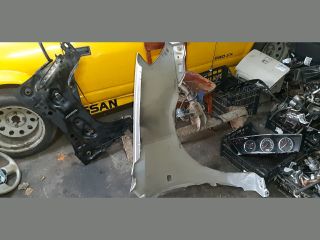 bontott TOYOTA COROLLA Bal első Sárvédő