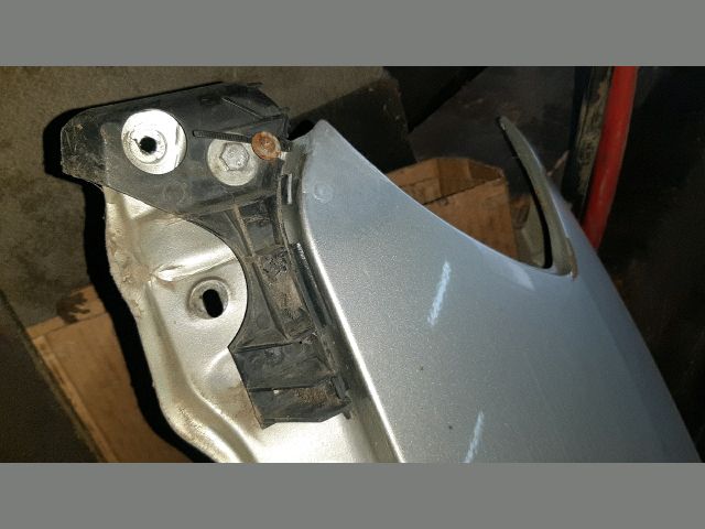 bontott TOYOTA COROLLA Bal első Sárvédő