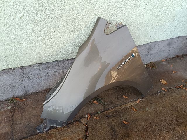 bontott TOYOTA COROLLA Bal első Sárvédő