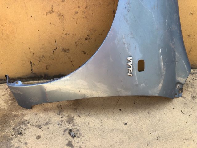 bontott TOYOTA COROLLA Bal első Sárvédő