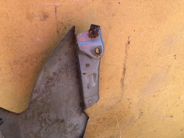 bontott TOYOTA COROLLA Bal első Sárvédő