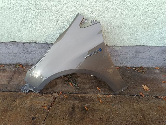 bontott TOYOTA COROLLA Bal első Sárvédő