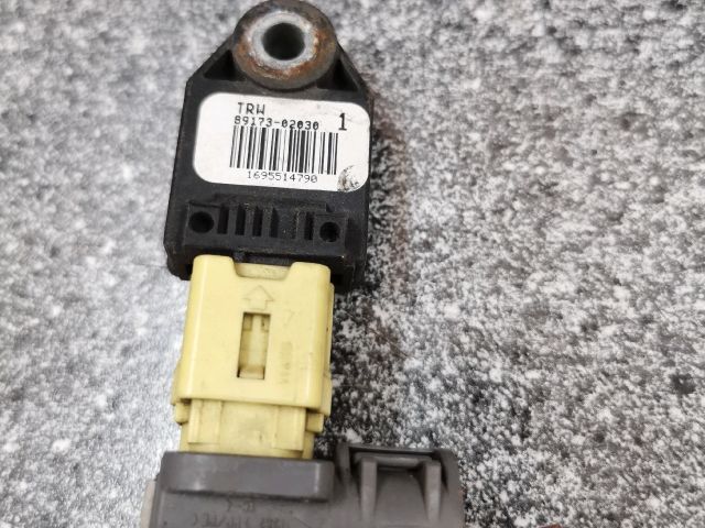 bontott TOYOTA COROLLA Bal első Ütközés Érzékelő (Homlokfalon)