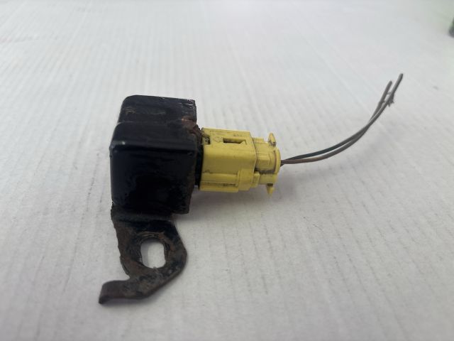 bontott TOYOTA COROLLA Bal első Ütközés Érzékelő (Homlokfalon)