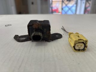 bontott TOYOTA COROLLA Bal első Ütközés Érzékelő (Homlokfalon)