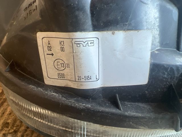 bontott TOYOTA COROLLA Bal Fényszóró