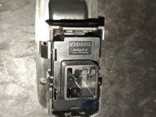 bontott TOYOTA COROLLA Bal hátsó Ablakemelő Kapcsoló