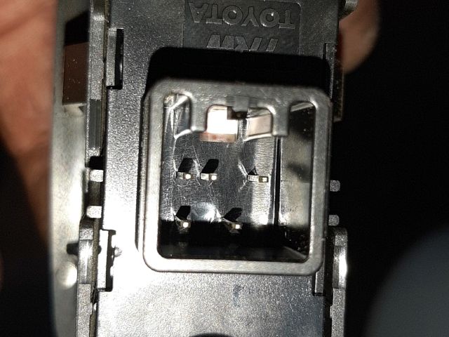 bontott TOYOTA COROLLA Bal hátsó Ablakemelő Kapcsoló