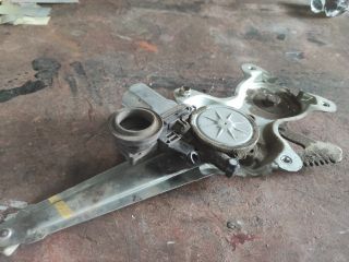 bontott TOYOTA COROLLA Bal hátsó Ablakemelő Motor