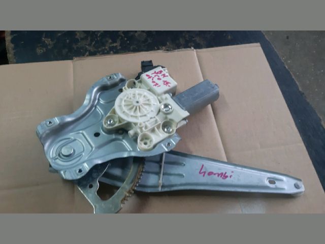 bontott TOYOTA COROLLA Bal hátsó Ablakemelő Szerkezet (Elektromos)