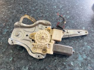 bontott TOYOTA COROLLA Bal hátsó Ablakemelő Szerkezet (Elektromos)