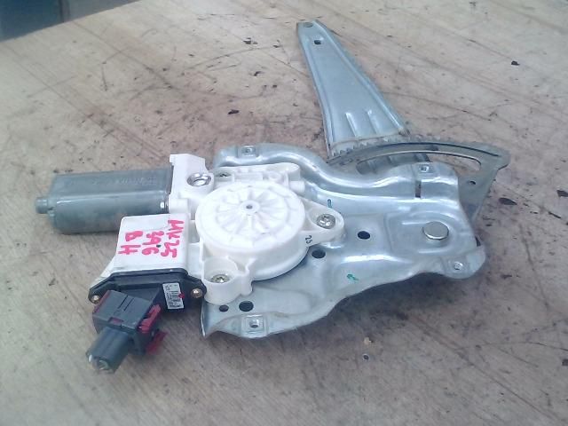 bontott TOYOTA COROLLA Bal hátsó Ablakemelő Szerkezet (Elektromos)