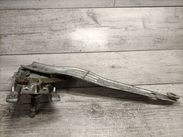 bontott TOYOTA COROLLA Bal hátsó Ablakemelő Szerkezet (Mechanikus)