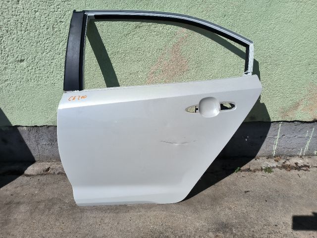 bontott TOYOTA COROLLA Bal hátsó Ajtó (Részeivel)