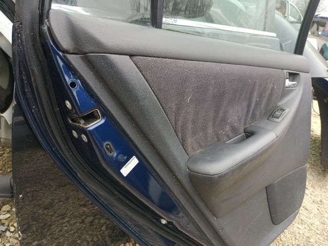 bontott TOYOTA COROLLA Bal hátsó Ajtó (Részeivel)