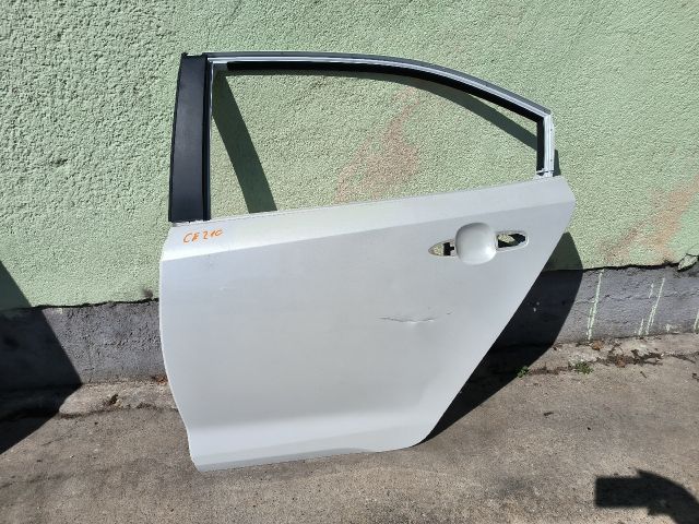 bontott TOYOTA COROLLA Bal hátsó Ajtó (Részeivel)