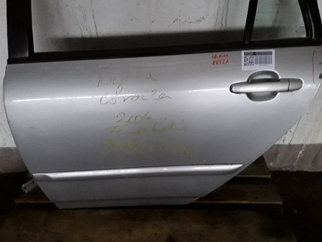 bontott TOYOTA COROLLA Bal hátsó Ajtó (Részeivel)
