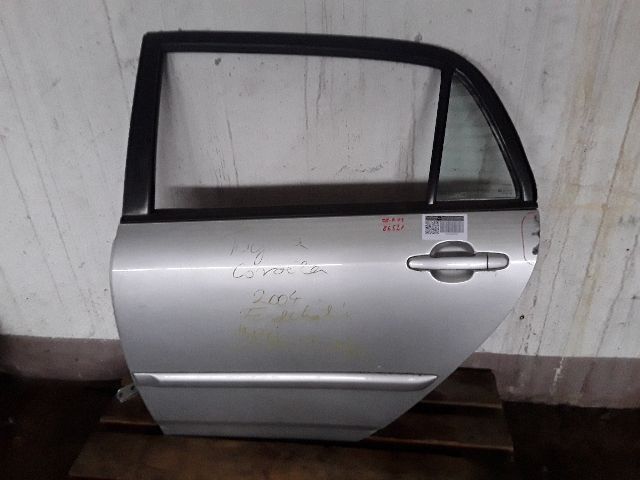 bontott TOYOTA COROLLA Bal hátsó Ajtó (Részeivel)