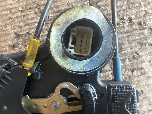 bontott TOYOTA COROLLA Bal hátsó Ajtózár