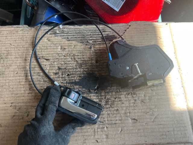 bontott TOYOTA COROLLA Bal hátsó Ajtózár