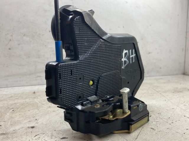 bontott TOYOTA COROLLA Bal hátsó Ajtózár