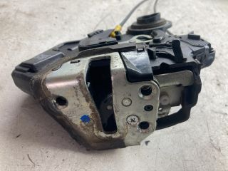 bontott TOYOTA COROLLA Bal hátsó Ajtózár