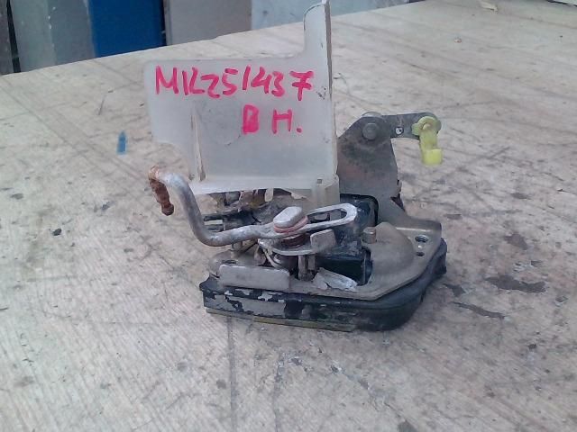 bontott TOYOTA COROLLA Bal hátsó Ajtózár