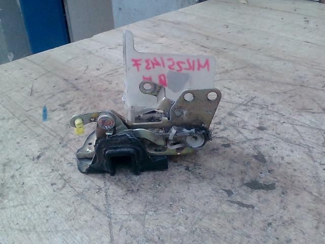 bontott TOYOTA COROLLA Bal hátsó Ajtózár