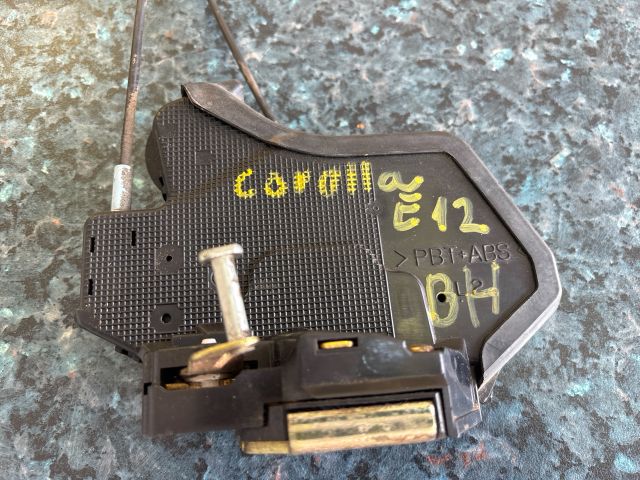 bontott TOYOTA COROLLA Bal hátsó Ajtózár