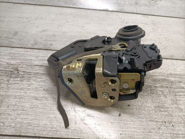 bontott TOYOTA COROLLA Bal hátsó Ajtózár