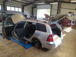 bontott TOYOTA COROLLA Bal hátsó Ajtózár