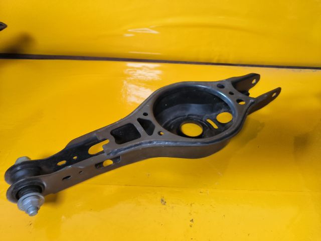 bontott TOYOTA COROLLA Bal hátsó Alsó Lengőkar